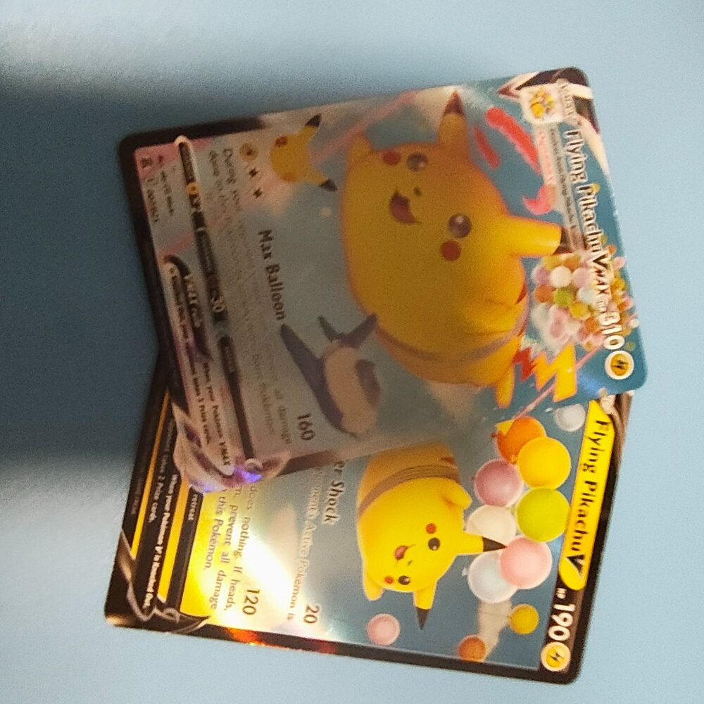 Set of 2 pokemon cards